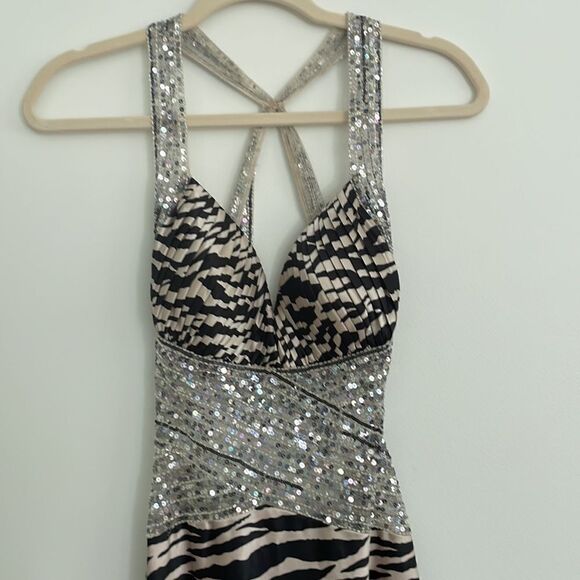 Jovani Open Back Evening Dress Gown Animal Print Sequin Detail - Picture 2 of 7